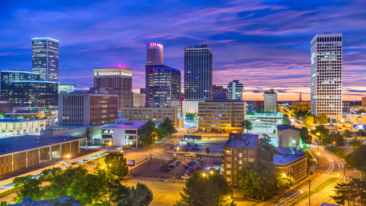 Tulsa, Oklahoma, USA skyline at twilight.