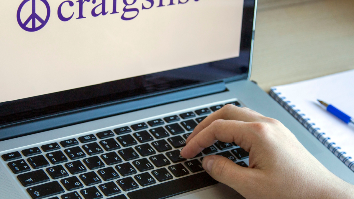 MOSCOW, RUSSIA - OCTOBER 11, 2018: Craigslist Logo on a Display of Laptop. Craigslist is an American Classified Advertisements Website.