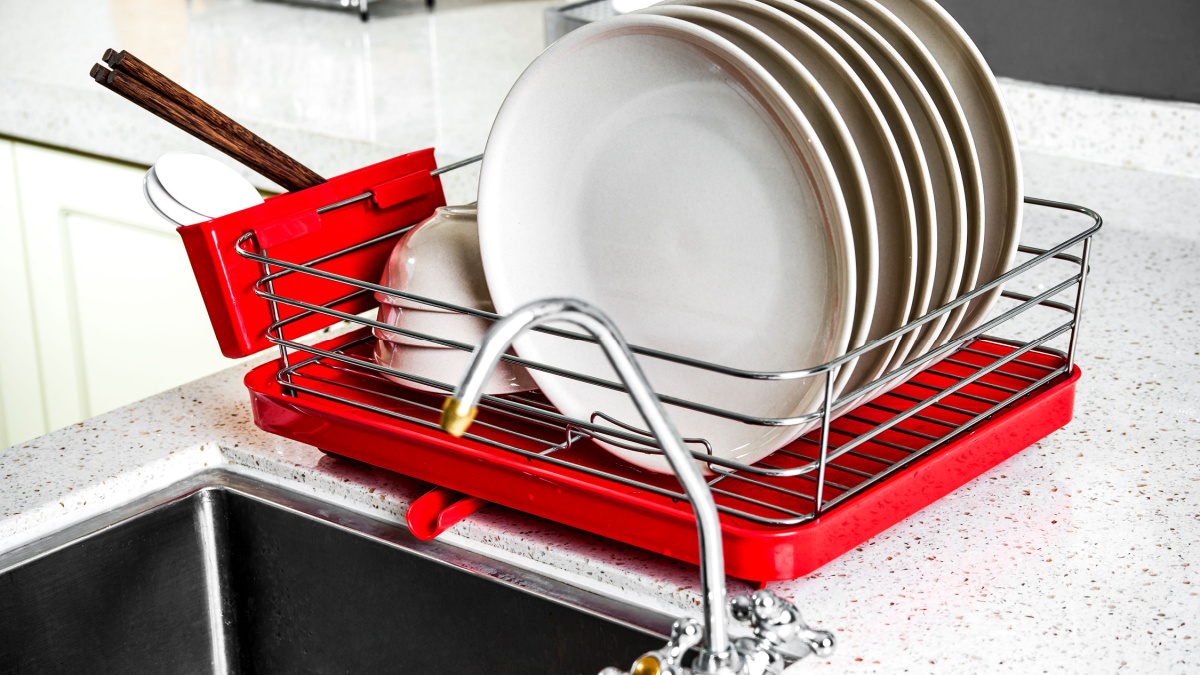 Kitchen drain bowl with chopsticks and bowl