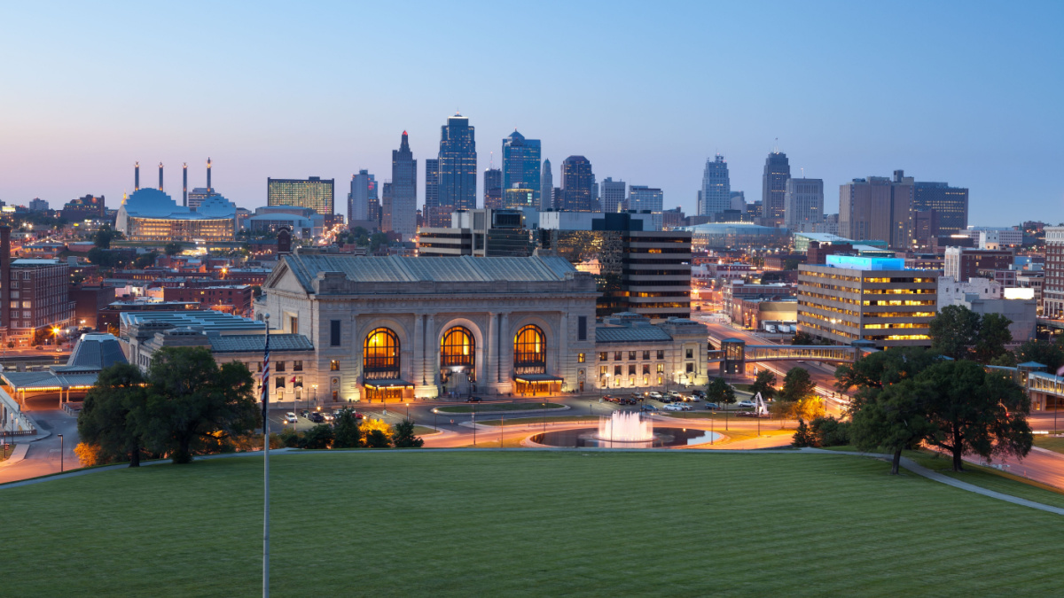 Kansas City. Image of the Kansas City skyline at twilight.