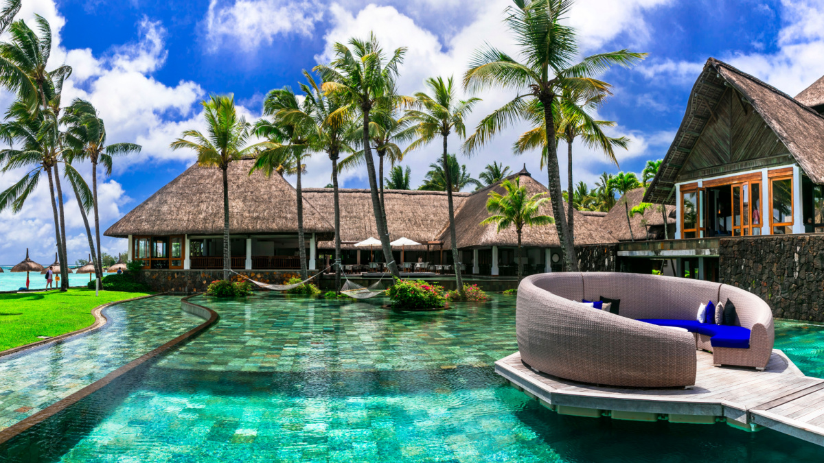 luxury 5 star hotel territory with swimming pool and bar zone - Constance Belle Mare Plage. Mauritius island. Pointe de flacq , Belle Mare.