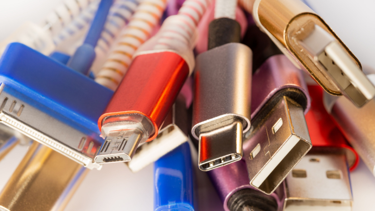 peripheral cables Connectors plugs universal standard for computer different types cables and Ports.