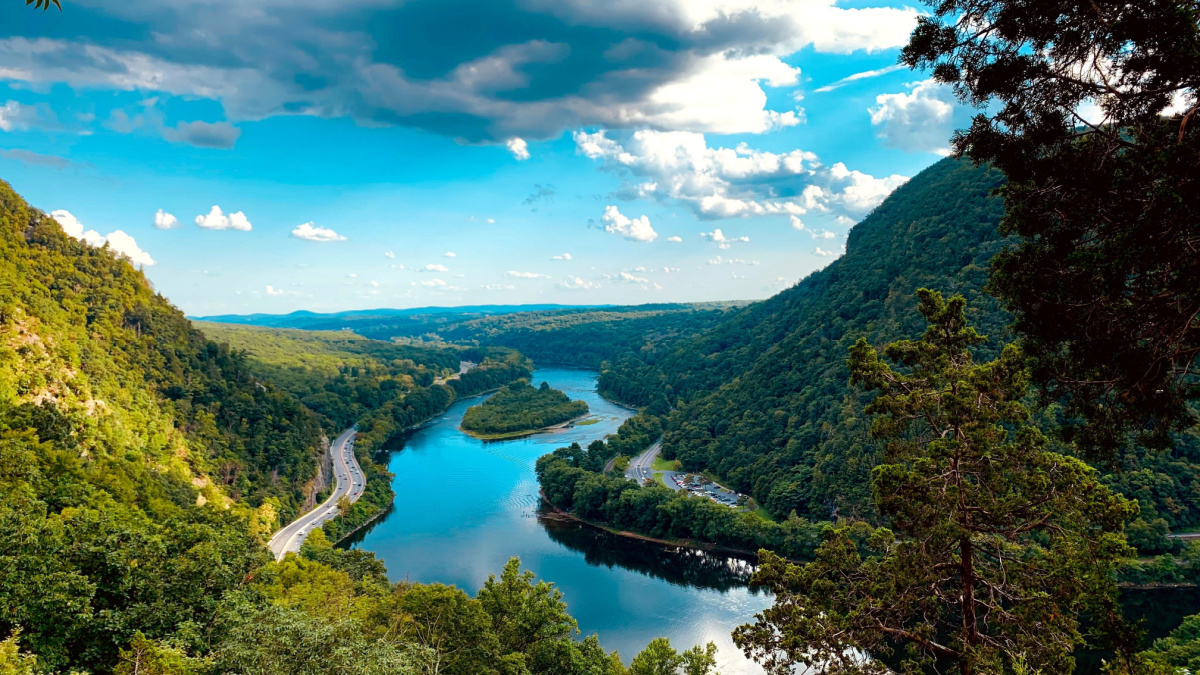 Delaware Water Gap National Recreation Area get on a stretch of the River on the New Jersey and Pennsylvania border.