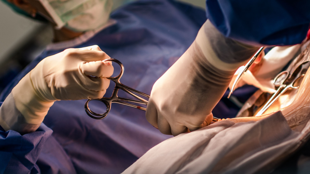 Classic cesarean section in the operating theater, labor room