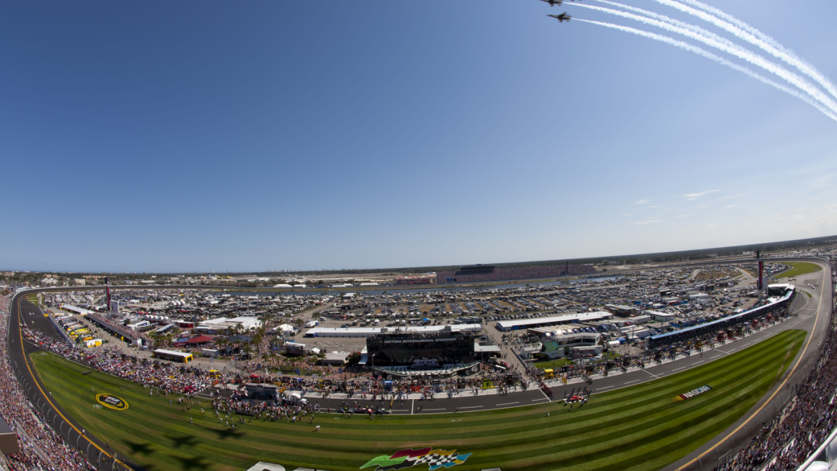 DAYTONA BEACH, FL - FEB 20: The NASCAR Sprint Cup Series teams take to the track for the Daytona 500 race on Feb 20, 2011 at the Daytona International Speedway in Daytona Beach, FL.