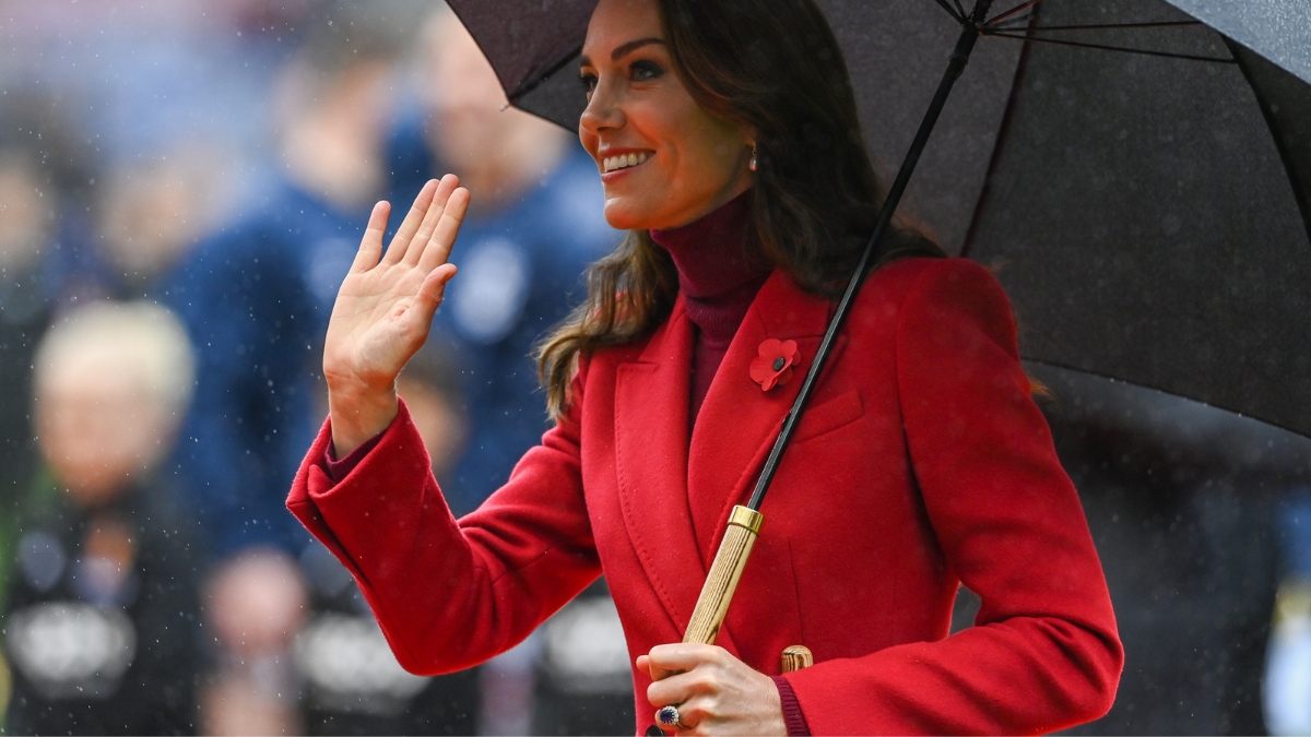 The Princess of Wales (Kate Middleton) waves to the crowds ahead of the Women's Rugby League World Cup match during the Rugby League World Cup 2021 Quarter Final match England vs Papua New Guinea at DW Stadium, Wigan, United Kingdom, 5th November.