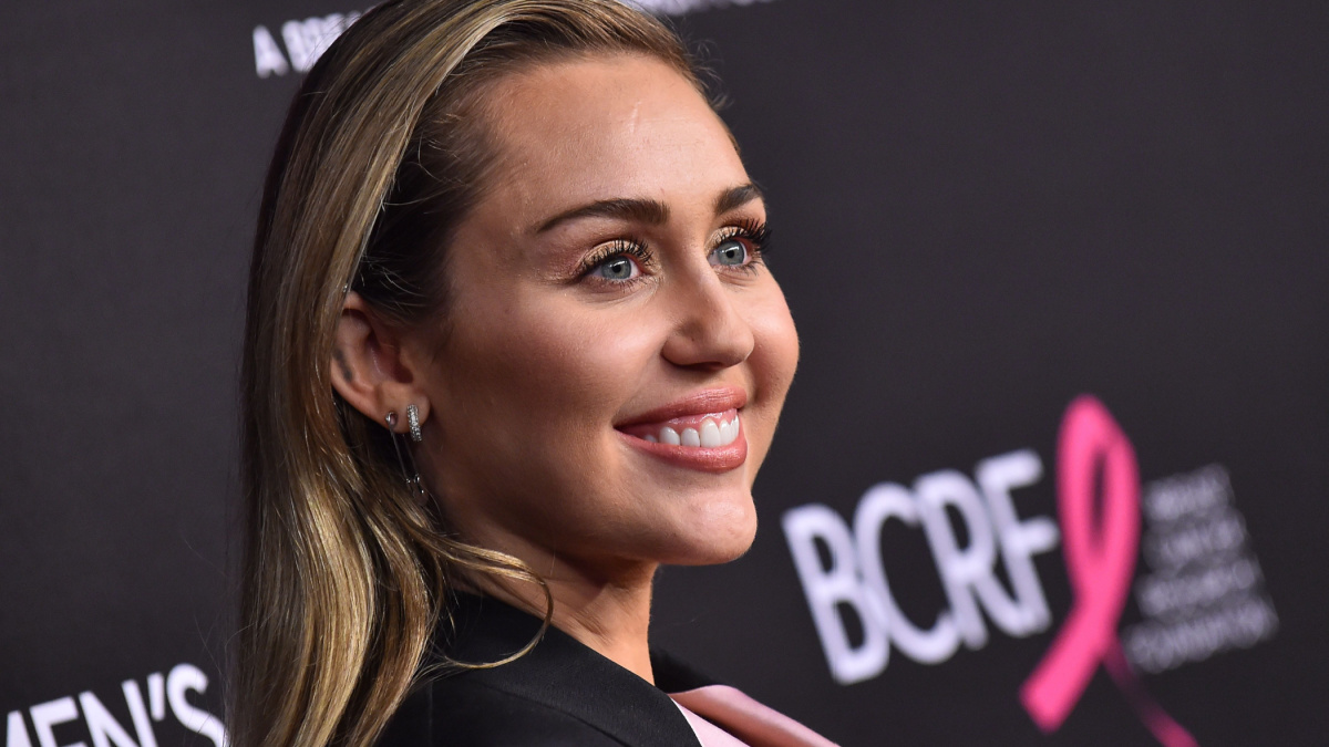Miley Cyrus arrives to