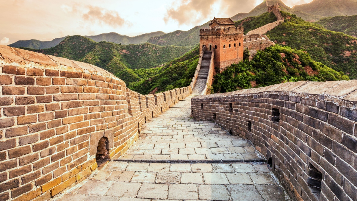 China famous landmark great wall and mountains
