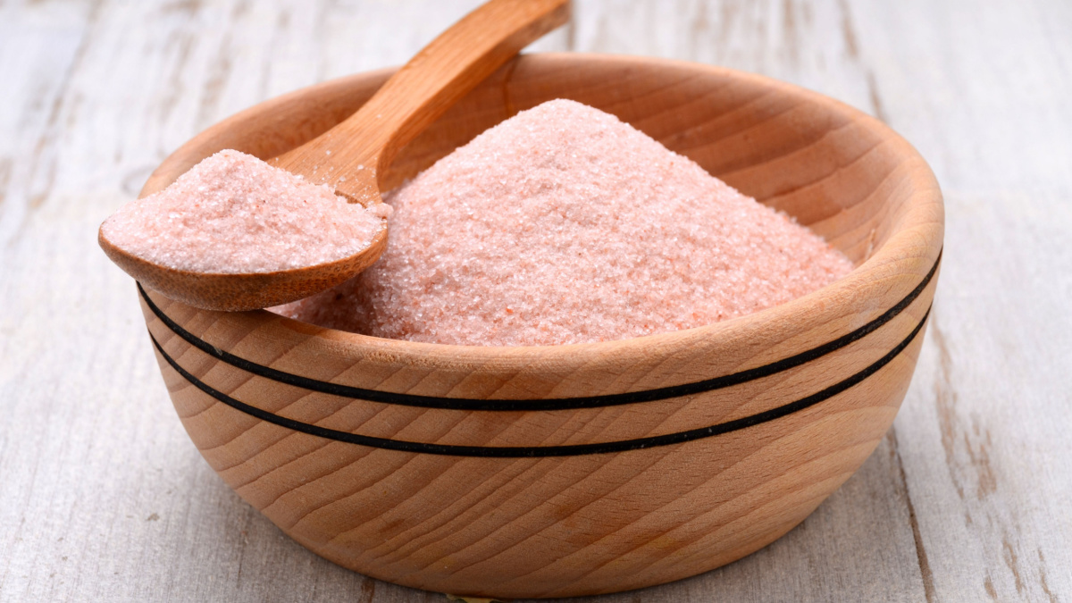 Himalayan pink crystal salt