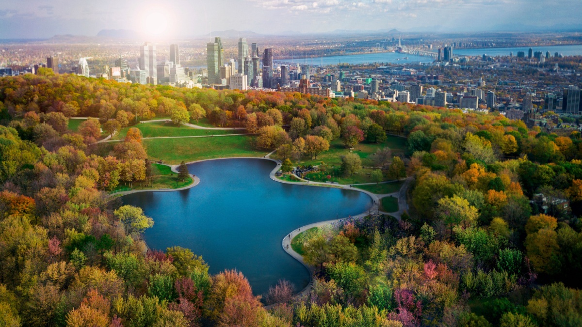 Montreal Canada autumn season coulors