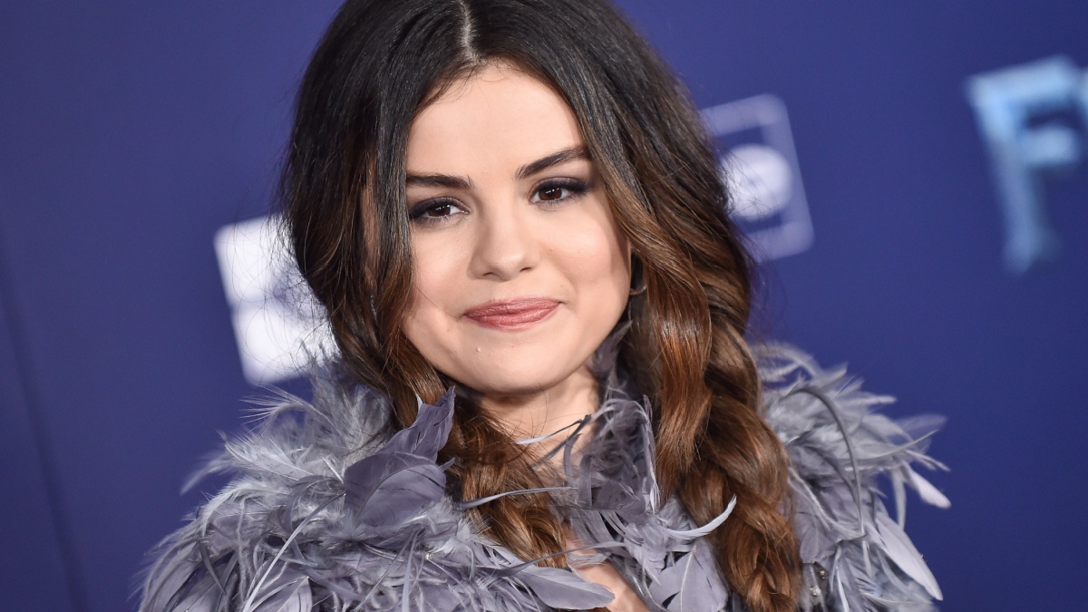 Selena Gomez arrives for the ‘Frozen II’ Premiere on November 07, 2019 in Hollywood, CA