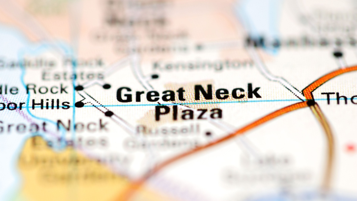 Great Neck Plaza on a geographical map of USA