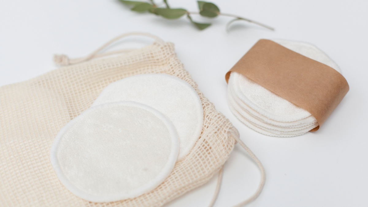 reusable bamboo discs for face, eco-friendly plastic bathroom