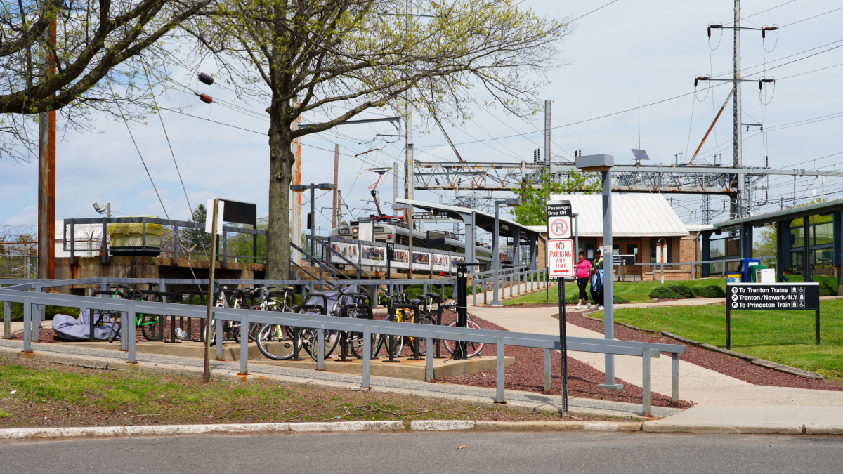 View of the Princeton Junction train on the NJ Transit Northeast Corridor line in New Jersey, USA.