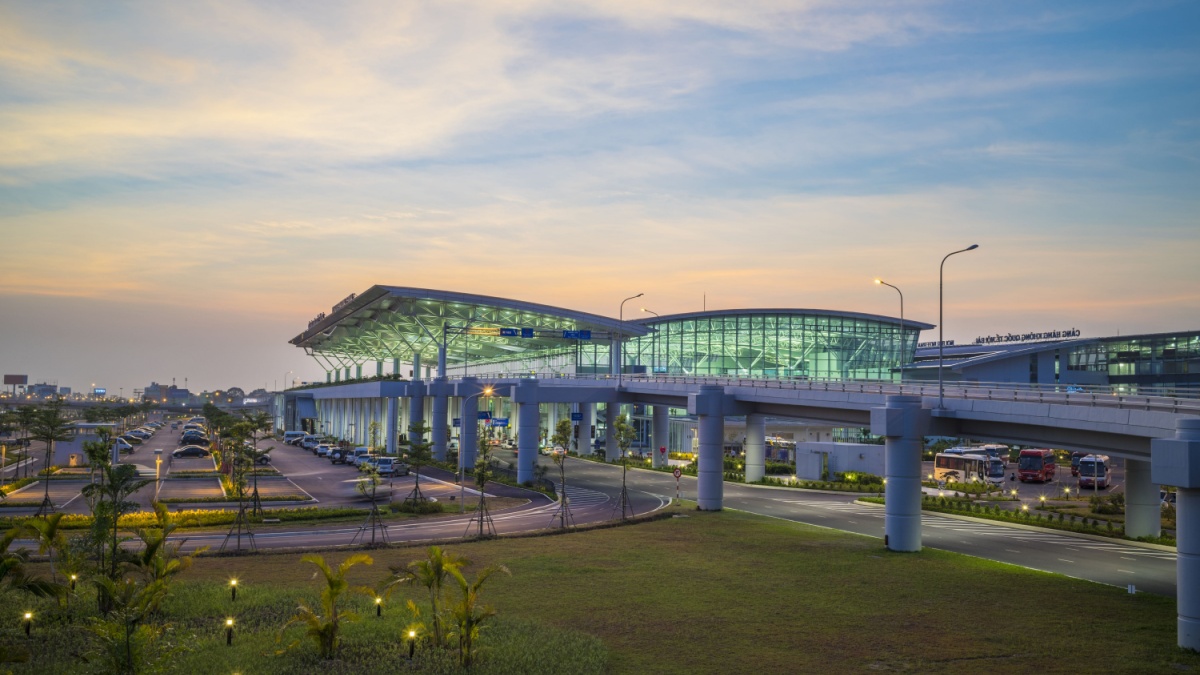 Wide view of Noi Bai International Airport at twilight, the biggest airport in northern Vietnam, has officially opened a new terminal named Terminal 2 (T2)