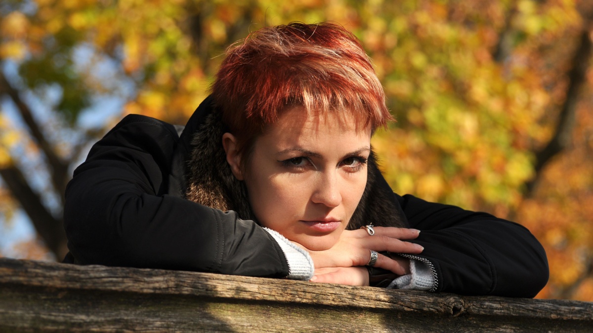 Portrait of redheaded woman.