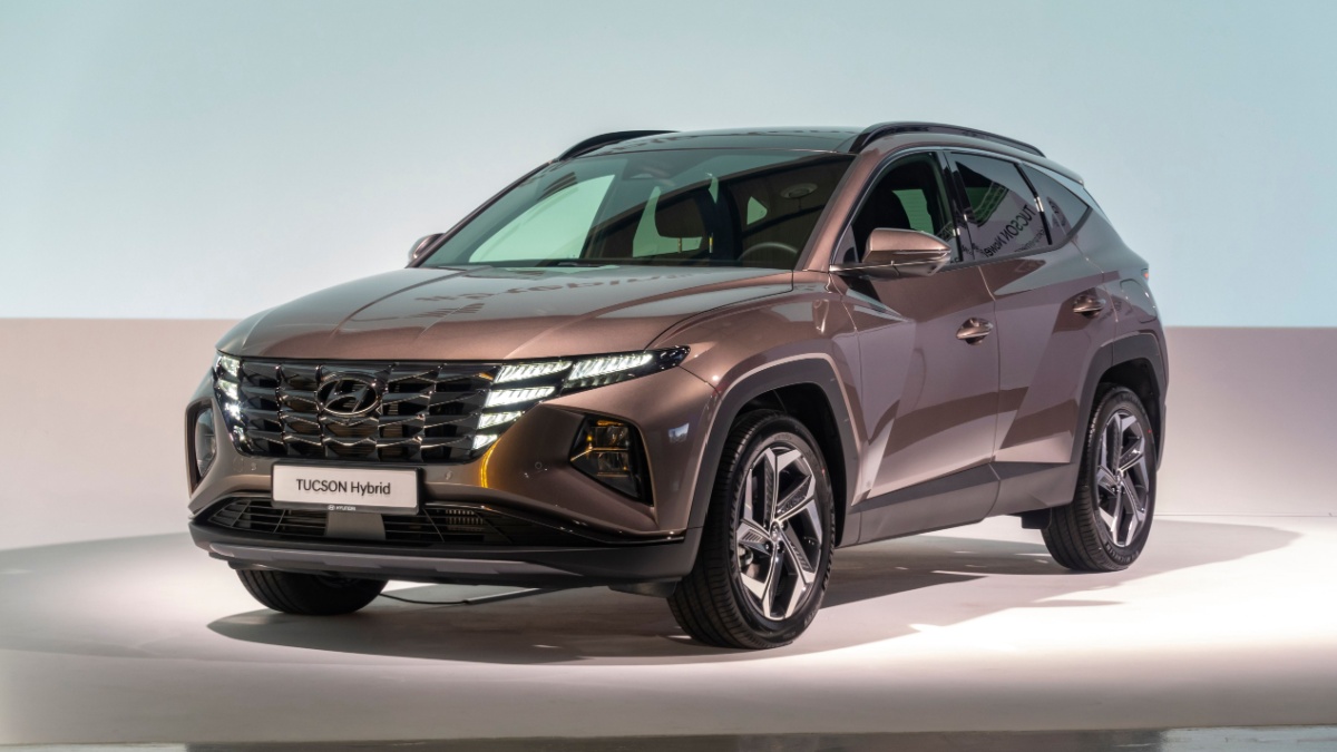 The newest generation of Hyundai Tucson Hybrid on exposition point.