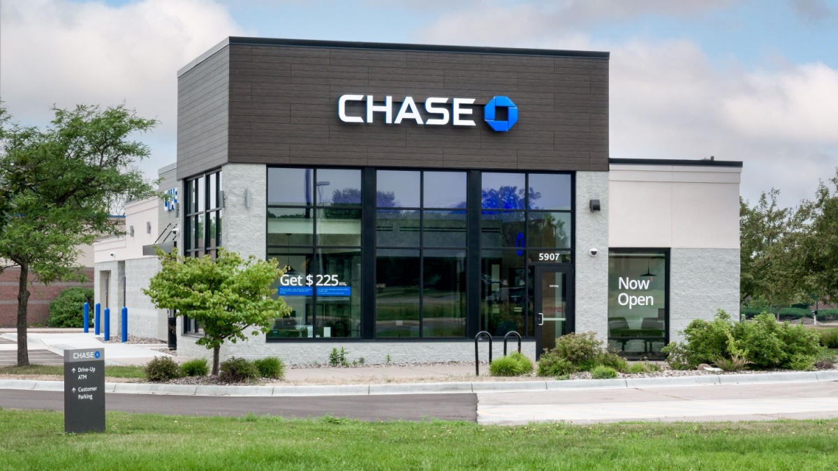 Chase Bank exterior and trademark logo.