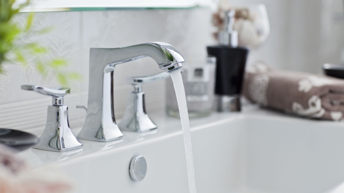 Modern bathroom faucet