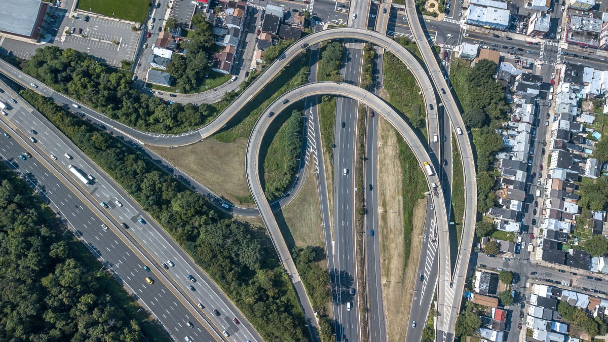 Winding highway in Paterson New Jersey.